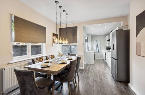 Lincoln House | Luxury Modern Entire Home