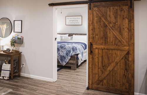 Barnardsville House | Luxury Modern Farmhouse Private Hiking & Creek area close to Asheville