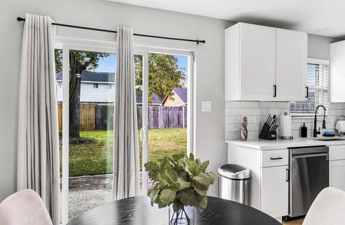 Northeast Houston House | Luxury Modern Home Minutes Away from Beltway 8