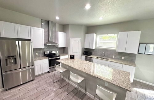 Eastside Promise Neighborhood House | Luxury Modern Home Frost/Freeman/Pearl/Riverwalk