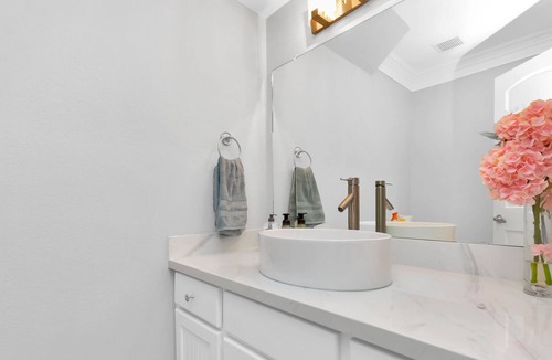 Ponderosa Forest House | ⭐️Luxury modern home with heated pool, hot tub & game room⭐️