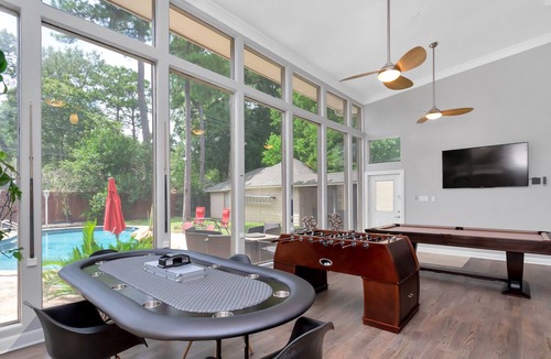 Ponderosa Forest House | ⭐️Luxury modern home with heated pool, hot tub & game room⭐️