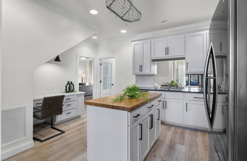 Glen Iris House | Luxury Modern Stay 3BR/2BA Pet Friendly Home Near UAB