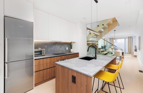 Palmerston - Little Italy House | Luxury Modern Stay in Downtown Toronto! Brand New Executive House