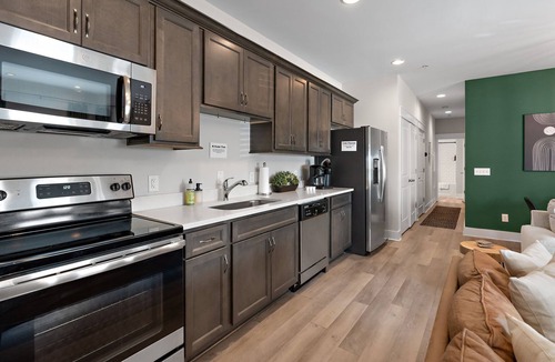 Murfreesboro Apartment | Luxury Modern Stay Central Location Stylish 2-Bedroom Apt