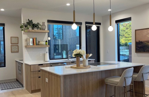 Greenville Downtown House | Luxury Modern Townhome w/Rooftop Terrace