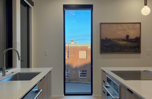 Greenville Downtown House | Luxury Modern Townhome w/Rooftop Terrace