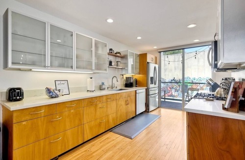 East Village House | Luxury Modern Townhome-Private Garage-Steps to Petco Park-Top-rated stay
