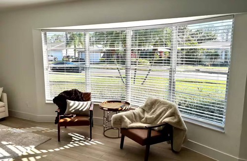 Tampa Villa | Luxury Modern Villa - Pool & BBQ - Sleeps 12