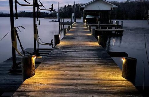 Mount Holly House | Luxury Modern Waterfront Retreat