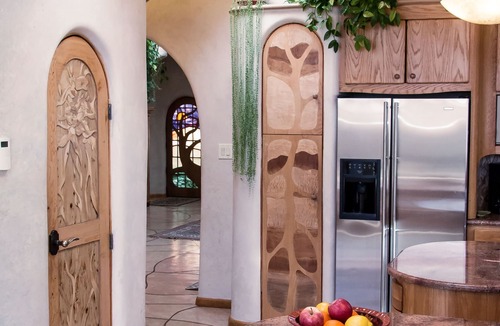 South Capitol House | Luxury Mosaic Masterpiece: Santa Fe Hobbit House centrally located to SF Plaza.