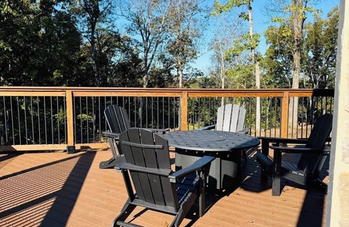 Vonore House | Luxury Mountain Cabin near Tellico Lake! Beautiful Views and close to the Water.