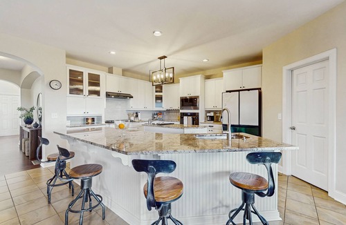 Talking Rock House | Luxury mountain compound with infinity pool, hot tub, fire pit & much more