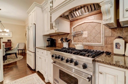 Hot Springs House | Luxury Mountain Farmhouse walking distance to The Omni Homestead Resort