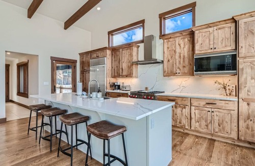 Silverthorne House | Luxury Mountain Home, Resort Amenities @ Summit Sky Ranch