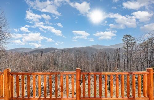 Old Fort House | Luxury Mountain Home with View!