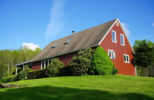 Summit Cabin | Luxury Mountain-Top Chalet in the Catskills Hot Tub Panoramic Views