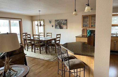 Purgatory House | Luxury, Mountain Views, Hot tub + Pool, 1 mile from Purgatory Ski Resort!