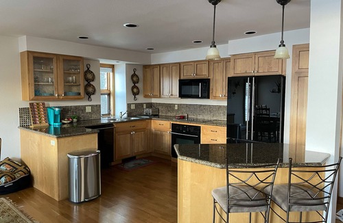 Purgatory House | Luxury, Mountain Views, Hot tub + Pool, 1 mile from Purgatory Ski Resort!