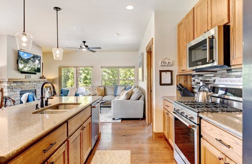 Rendezvous House | Luxury Mountain Villa 127 I Hot Tub I Great Views I Best Price I FREE Adventures Daily