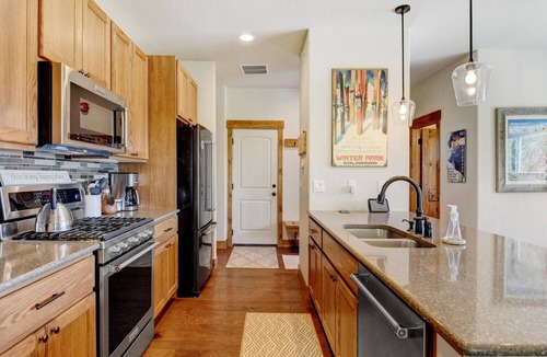 Rendezvous House | Luxury Mountain Villa 127 I Hot Tub I Great Views I Best Price I FREE Adventures Daily