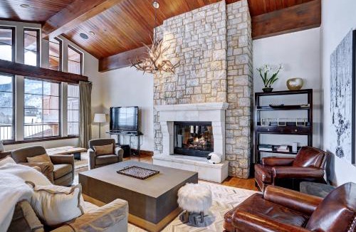 Vail Apartment | Luxury Mountainside 5BR halet in Vail Village