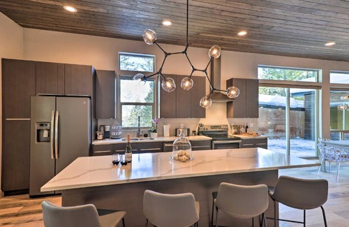 Alpine House | Luxury Mountainside Chalet with Stunning Views