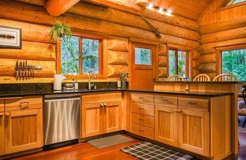 Warnick Cabin | Luxury Mt Baker Log Home with Fireplace, Outdoor area, & Chefs Kitchen.