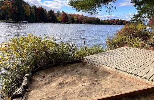 Seguin Cottage | Luxury Muskoka Lakefront Loghaus | 6BR, 4BA, Pet Friendly Retreat