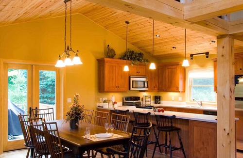 Utterson Cottage | Luxury Muskoka Waterfront Chalet | Sleeps 6