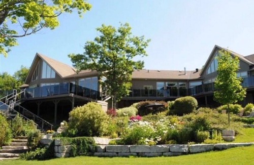 Georgian Bay House | Luxury Muskoka Waterfront Villa Pool, Hot Tub & Sunset Views