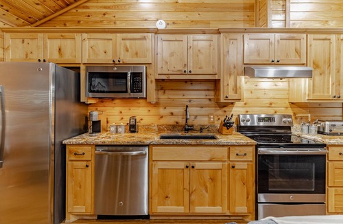 Lavon House | Luxury Nanette Cabin at Historical Farm
