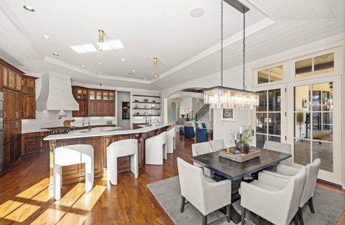 Brentwood House | Luxury Nashville Estate on 2 Acres | Heated Pool, Sauna, Chef’s Kitchen | 5 Suit