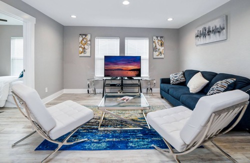 Highland Park House | Luxury Near Downtown View With "Hot Tub Spa and Grill"*****
