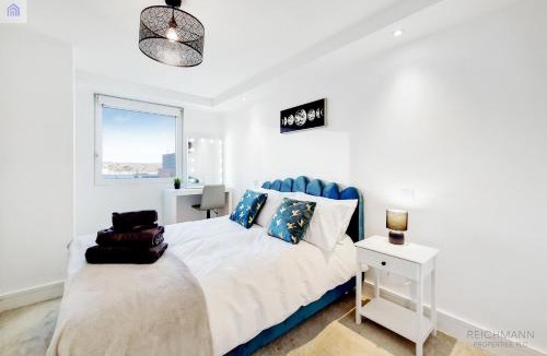 Edgware Apartment | Luxury New 2 Bed/2 Bathroom Flat With Balcony