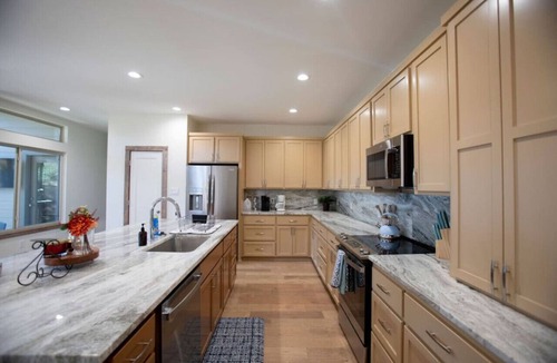 College Station House | Luxury New Build - 7 Beds!