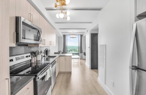 Waterloo House | Luxury New Condo+HighRise Building+2BD+2TV+Laundry