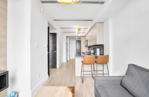 Waterloo House | Luxury New Condo+HighRise Building+2BD+2TV+Laundry