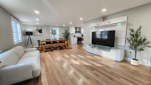 Arlington House | Luxury New House 6B4B