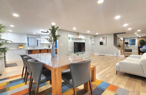 Arlington House | Luxury New House in Arlington with free parking