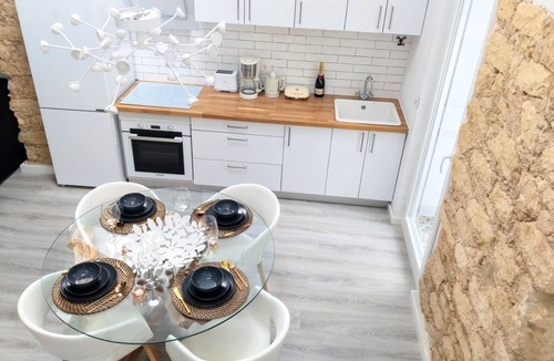 San Anton House | Luxury New Loft City Centre & Castle, Alicante