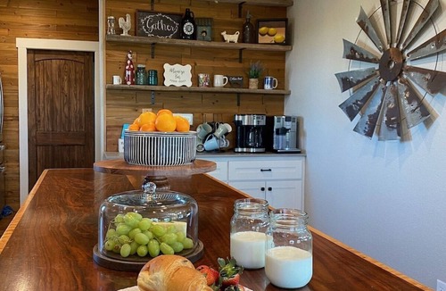 Muenster House | Luxury North Texas Retreat-FULL Rental for 37-Pool/Spa/Sports Courts/Views