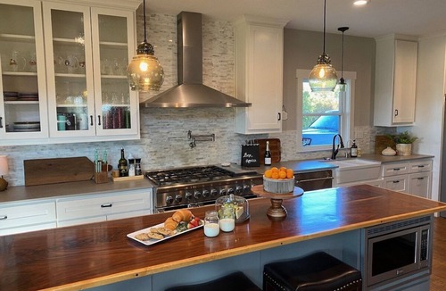 Muenster House | Luxury North Texas Retreat-FULL Rental for 37-Pool/Spa/Sports Courts/Views