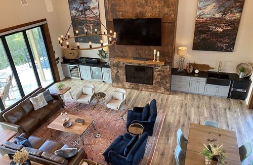 Muenster House | Luxury North Texas Retreat-FULL Rental for 37-Pool/Spa/Sports Courts/Views