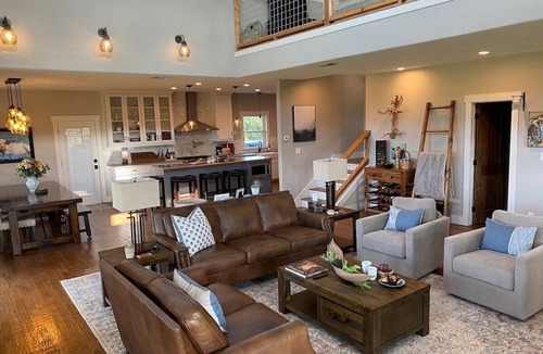 Muenster House | Luxury North Texas Retreat-PARTIAL for 29 guests-Pool/Spa/Sports Courts/Views