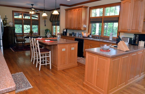 Mount Berry House | Luxury NW Ga Lake Home On 90 Acres near Rome Braves, Berry College, Barnsley