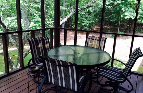 Mount Berry House | Luxury NW Ga Lake Home On 90 Acres near Rome Braves, Berry College, Barnsley