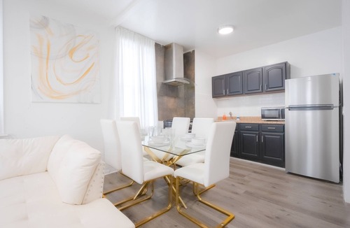 Southeast Yonkers House | Luxury NY Home 3BR with Easy Parking