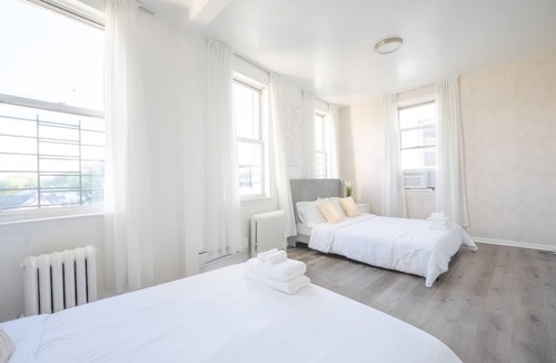 Southeast Yonkers House | Luxury NY Home 3BR with Easy Parking