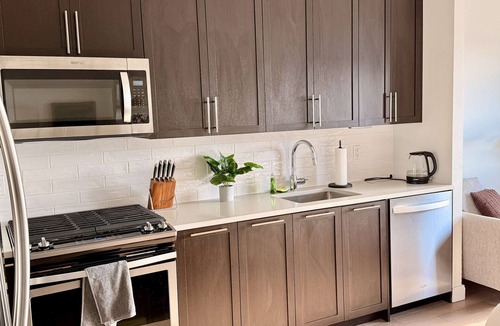 Queens Apartment | Luxury NYC Studio Getaway with Amazing Views